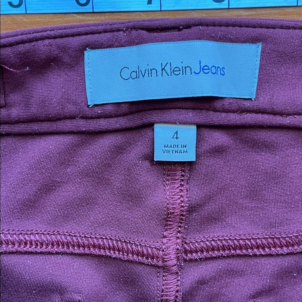 Calvin Klein Jeans Women's Maroon Stretch Leggings - Picture 3 of 9
